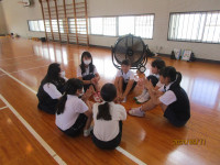 ５